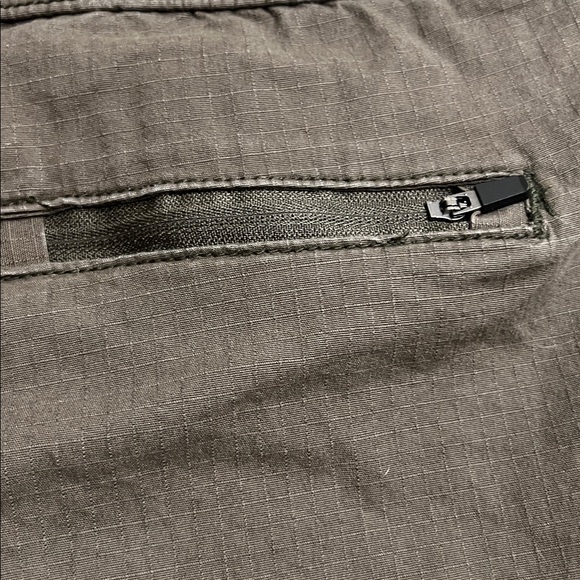 Distillery Dark Olive Cargo Pants Size M - Picture 5 of 9